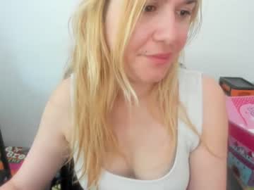artsyandcraftsy_ live cam