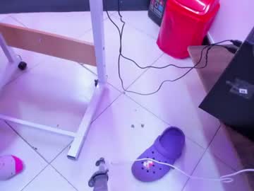 bloom_b live cam preview