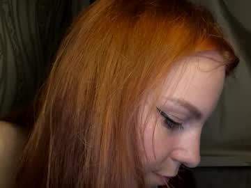 cute_foxis live cam