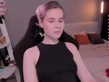 imnotmia live cam