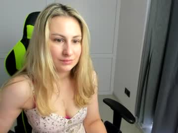 julia_sunshinee live cam