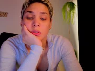laura_r23 live cam preview