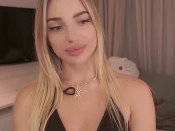 nicole_blueberry live cam