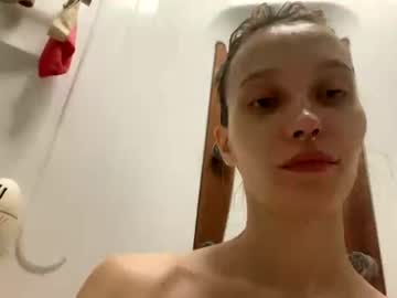 white_widow_ live cam preview