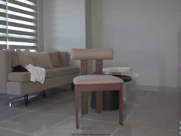 belle_adrienne live cam