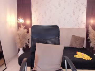 emy_ly live cam