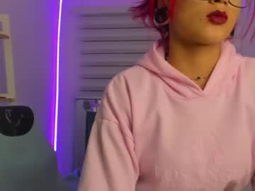 sara_red_x live cam